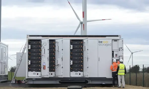 Blackvolt-Batteriespeicheranlage auf Pressefoto für einen Beitrag über den österreichischen Batteriespeichermarkt.